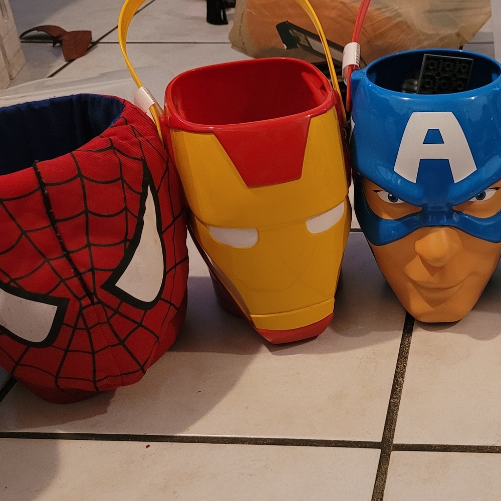 Halloween Baskets - Picture 2 of 3